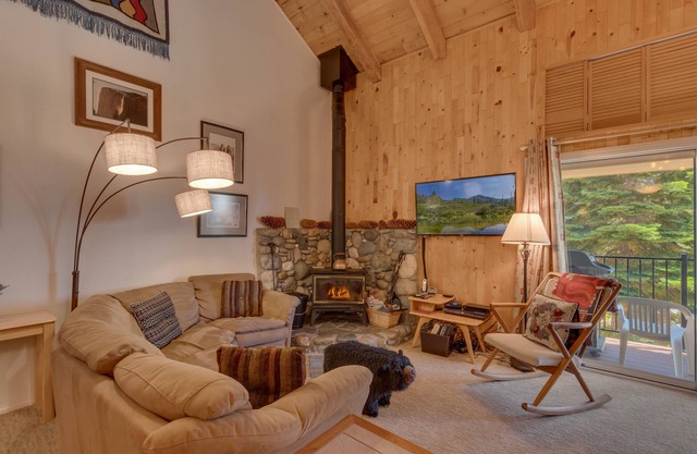 Sky Vista: 3 BR, 2 BA Townhouse in Carnelian Bay, Sleeps 6