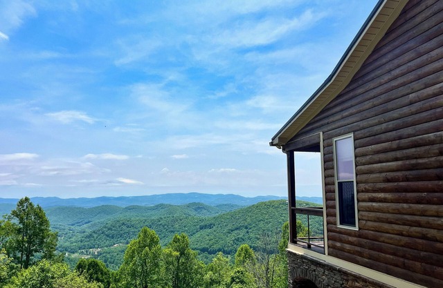 Skyview Hideaway Available Labor Day Weekend!
