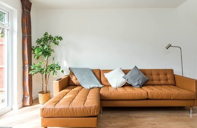 Sleek and Stylish 2BD Home with a Garden Anerley