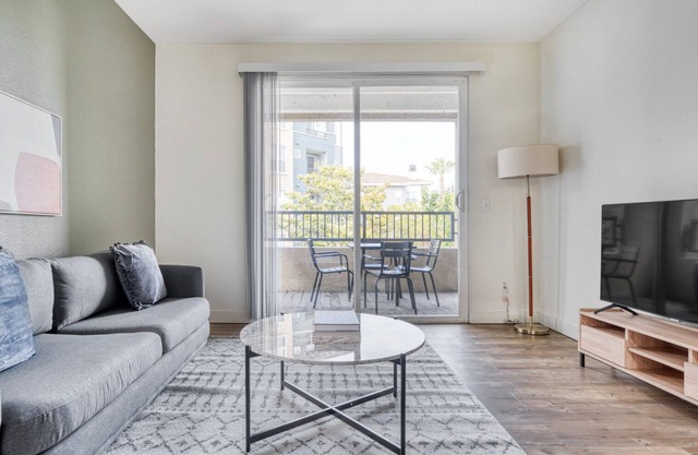 Sleek Sunnyvale 1BR w/Pool, W/D, Gym, near 101 & 237, by Blueground