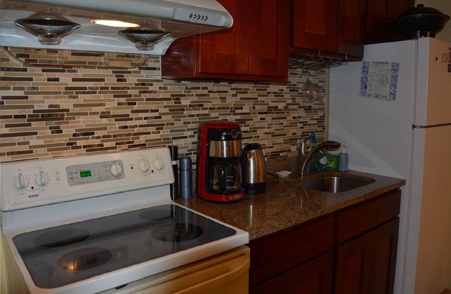Sleep up to 4 Guest New Apt. 10 mins to Boston Easy to I-93