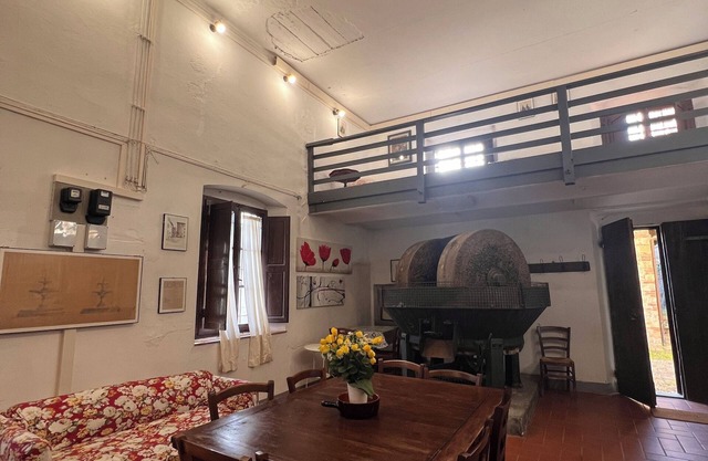 Sleeping in an old oil mill in the Arezzo hills with a swimming pool