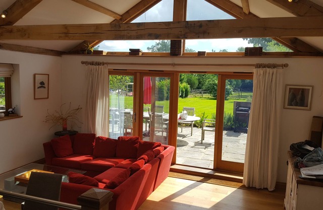 SLEEPS 10-12 - 5 Bed RURAL Oak Framed Contemporary House with 3 Studios in AONB