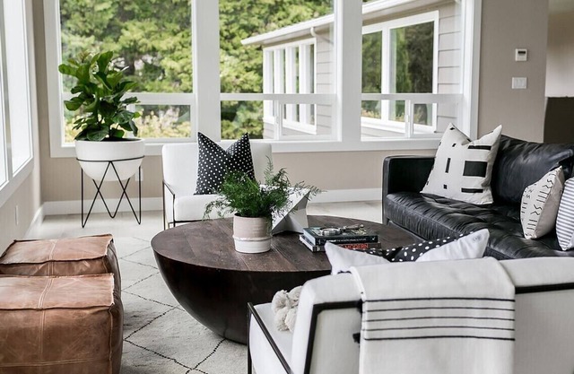 Sleeps 12! Spectacular Modern Designer Home on Golf Course with Stunning Views