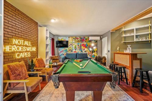 Sleeps 14 Hot Tub Paddle Boards Arcade Games