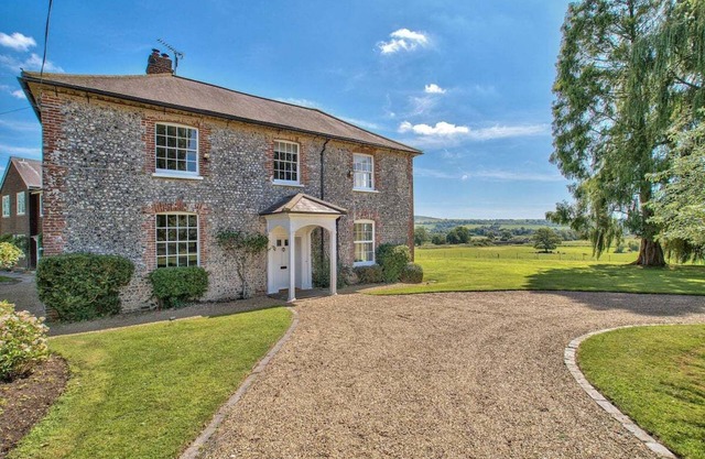 Sleeps 28 - Stunning Country House with Pool & Sauna