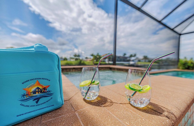 Sleeps 8 - Heated pool - Hot tub - Gulf Access - Kayaks
