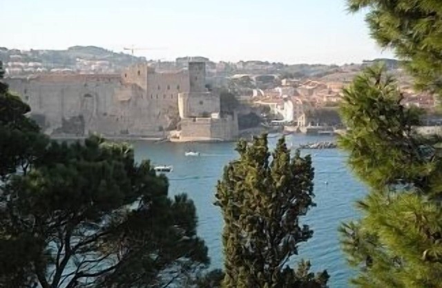 Sleeps 9 Village House, Private Pool, 30 mns to beach