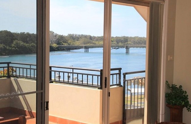 Slipways - river front holiday unit