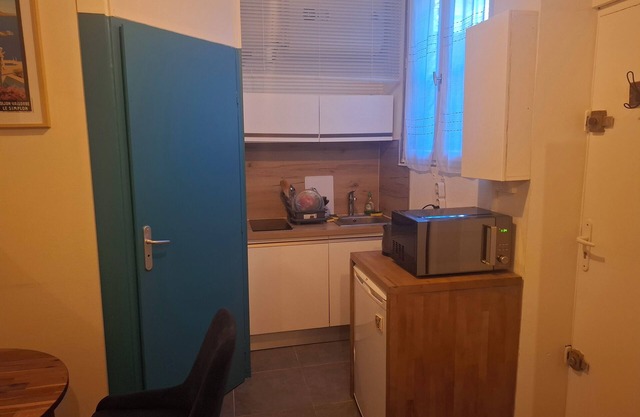 Small, cosy studio near all amenities in central Grenoble