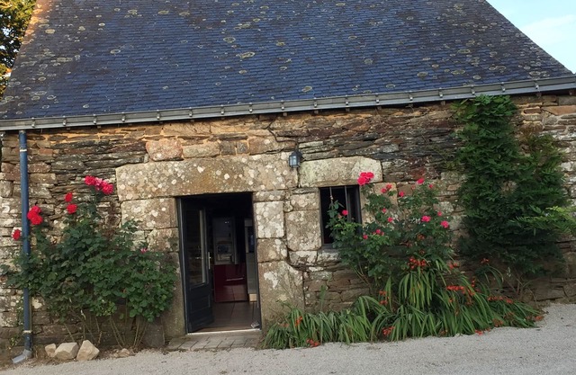 Small country stone house in the countryside 250 € the week