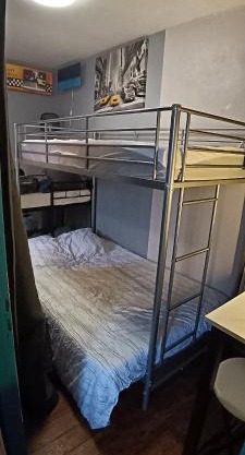Small dormitory 12m2 of 5 beds in sharing flat 30m2