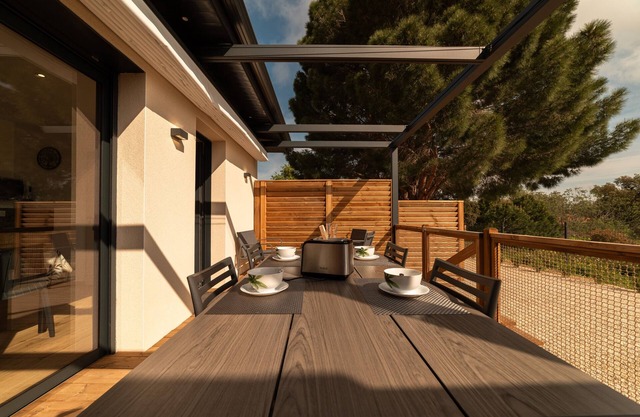 Small House "Côté Nature" with Mountain View, Wi-Fi and Air Conditioning
