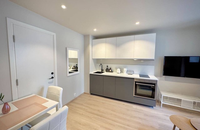 Smart & Central - New Renovated