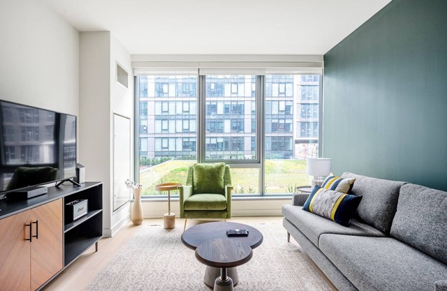 Smart Navy Yard 1BR w/Gym, Doorman, Pool, near Metro, by Blueground
