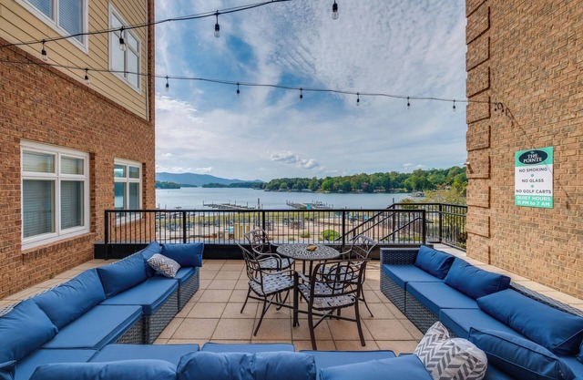 Smith Mtn Lake Retreat: Indoor Pool/Hot Tub Access