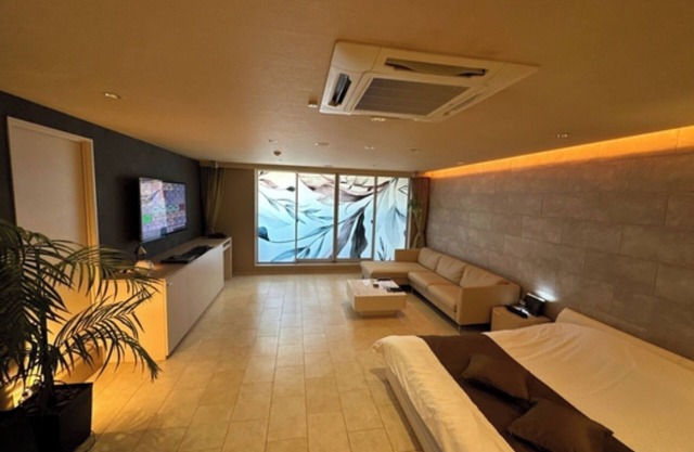 SmokingLuxurious Royal Room Free breakfast and free parking /Toyonaka Ōsaka