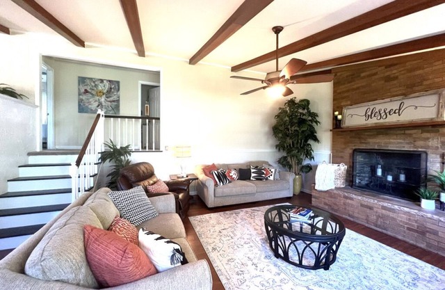 Smoky Mountian Views and Centrally Located 3bed 1bath