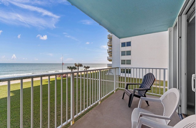 Smyrna Beach Club 208A Roomy Condo Delight