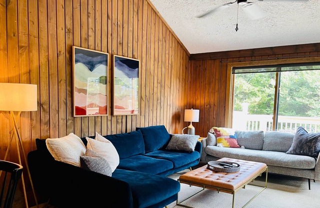 Snowdaze Cabin - Snowshoe, Ski In/Out, Fireplace