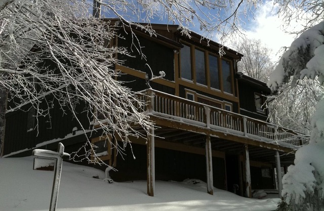 Snowshoe Mountain Mama - spacious Westridge Home, 200yds to Cupp Run, sleeps 16