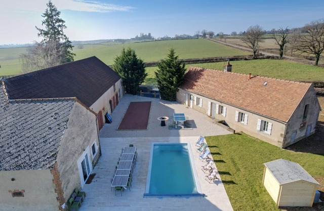So Villas Fougères (71) - Heated swimming pool - Basketball - 2h from Lyon - 30p.