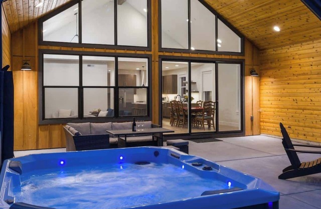 Soak, Sizzle, Unwind | Forest Hot Tub+Firepit+BBQ