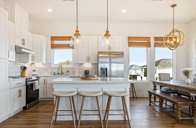 Sol Vacation | Idyllic house in Freeport with easy beach access, marble finishes