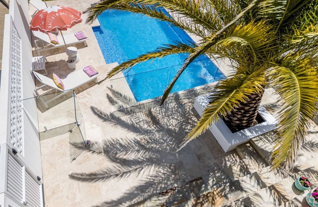 SOLARA nLuxury Beach House Retreat