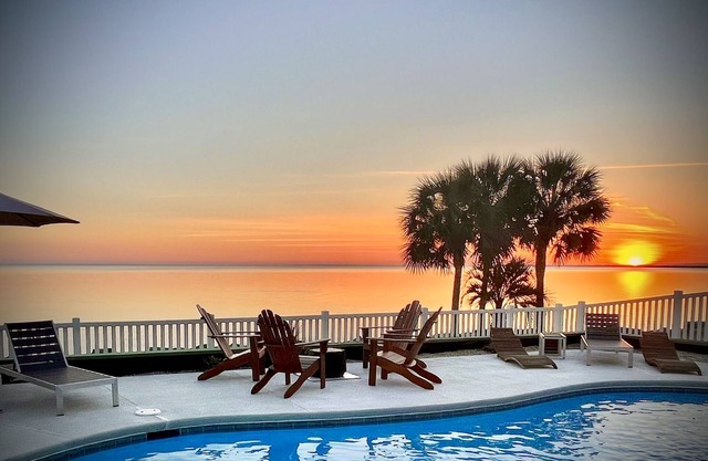 Solaria: Waterfront, Heated Pool, Kayak, Fish/Golf, St George Island