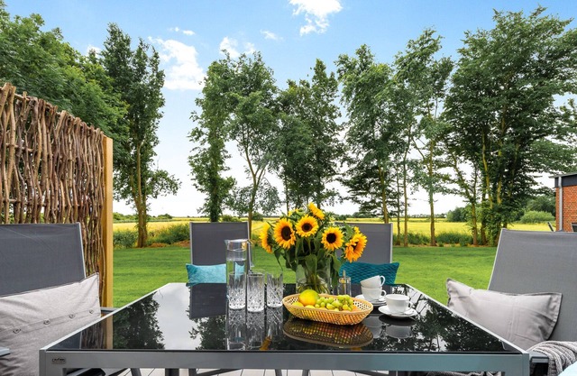 Sonnenfang - not far from Sylt, rural, idyllic, North Sea vacation, garden