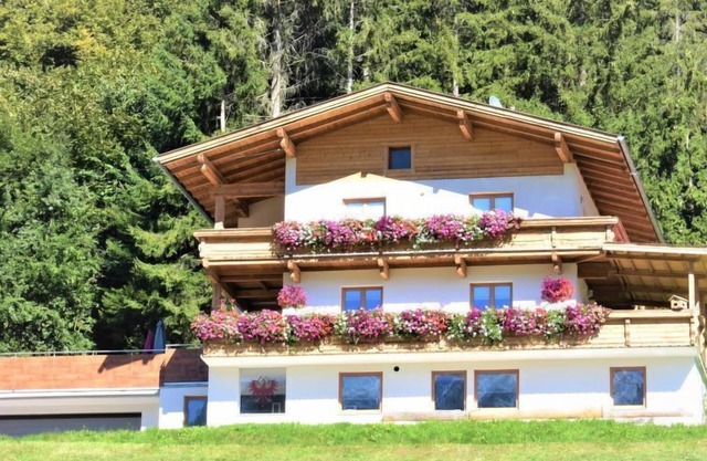 Sonnigs Platzl by Interhome