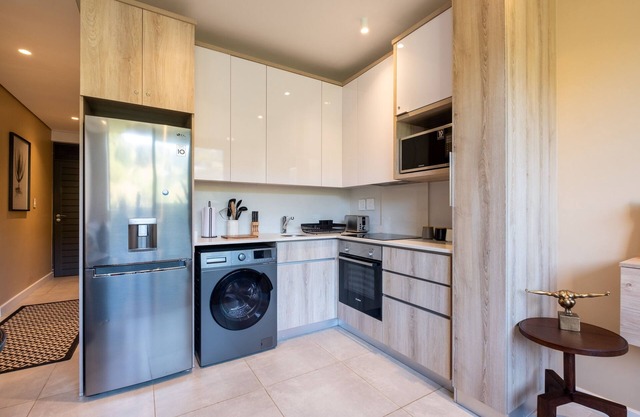 Sophisticated and Cozy 2 Bed - 230 Boulevard Suites