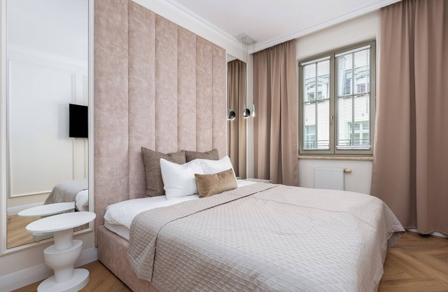 Sopot downtown luxury apt Monte Cassino St, 2 min walk to the beach