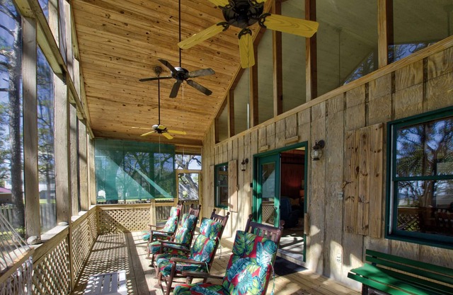 Sound View, Pet Friendly Home in Harkers Island, NC (Core Sound Lodge)