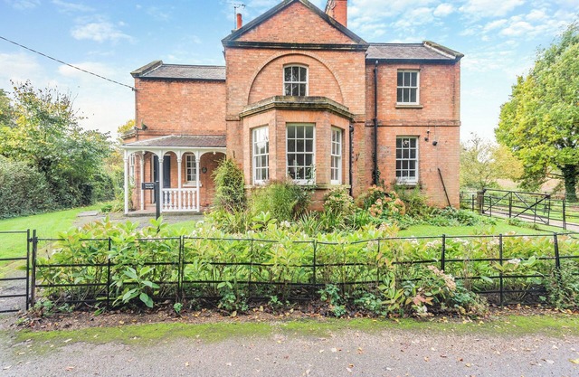 South Lodge- UK45600
