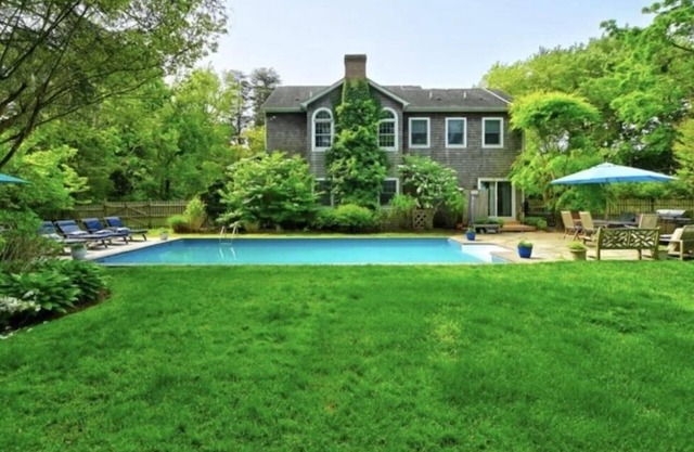 South of the Highway - Short walk to Indian Wells or Atlantic beach , Amagansett