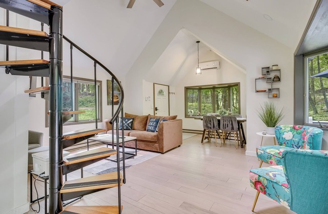 South Salem Vacation Rental w/Furnished Deck!