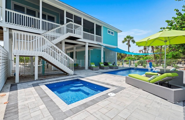 South Side Tortuga Sunset Pool, Cart & Starlink – Limited-Time Year-End Savings!