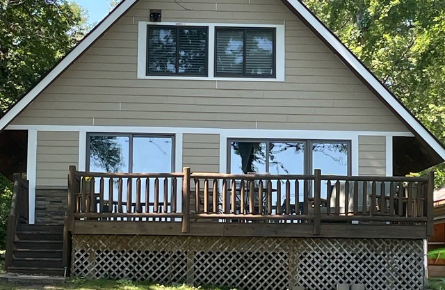Southern Charm on a Northern Lake