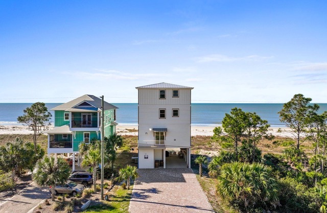 Southern Sand: 6 BR Beachfront Home- Sleeps 20, Pet Friendly, Private Pool!