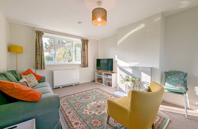 Southwood Farm Cottage - a cottage that sleeps 4 guests in 2 bedrooms