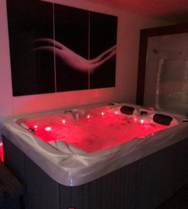 SPABYELLEETLUI spa rouge ou bleu