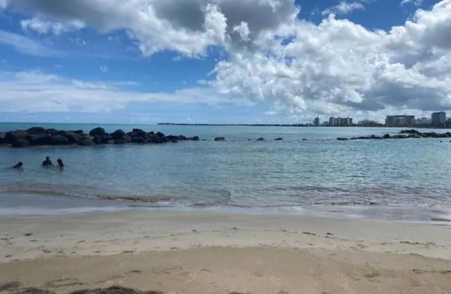 Spacious, 1 Bdr, 1Bth Walk2Beach, Restnt, airport