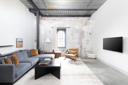 Spacious 1BR Near Fiserv with Rooftop, Gym, and Parking