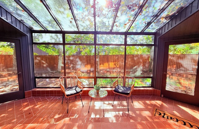 Spacious 2-Bed PNW Hideaway