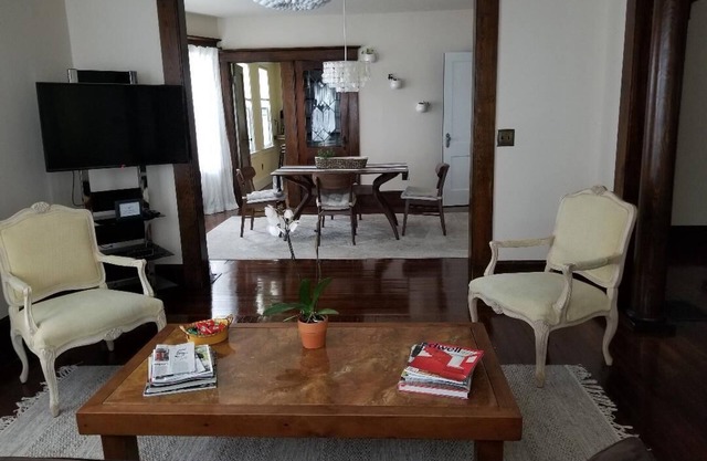 Spacious 2 Bedroom apartment close to Yale Bowl