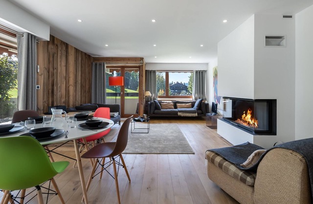 Spacious 2-Bedroom Duplex with Terrace Near Mont d'Arbois Golf and Ski Slopes