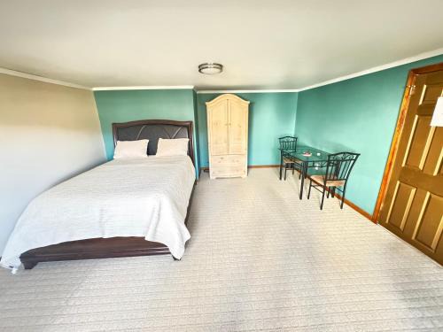 Spacious 2 Bedroom Lakeview Retreat with Private Comfort & Free Parking