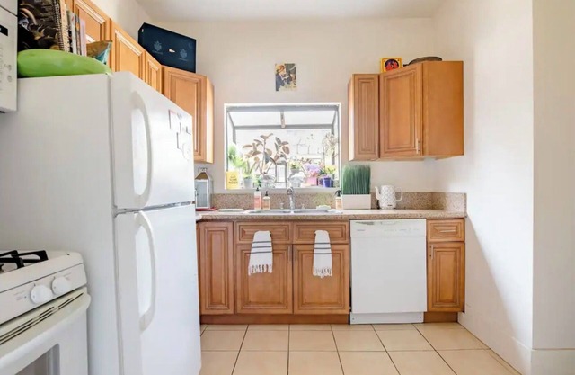 SPACIOUS 2 BEDROOM APARTMENT IN HOT SPOT OF LOS ANGELES. Quiet and Chic